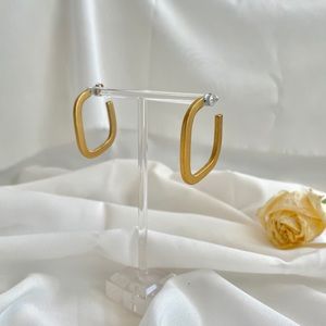 VTG Gold Like Hoop Oval Elongated Earrings Jewelry